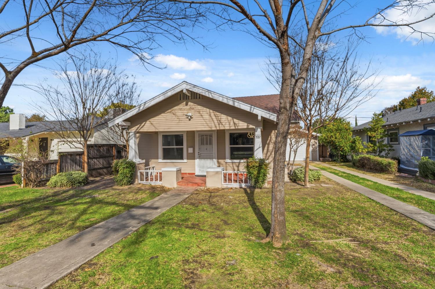 537 E Michigan Ave, Fresno, CA 93704
