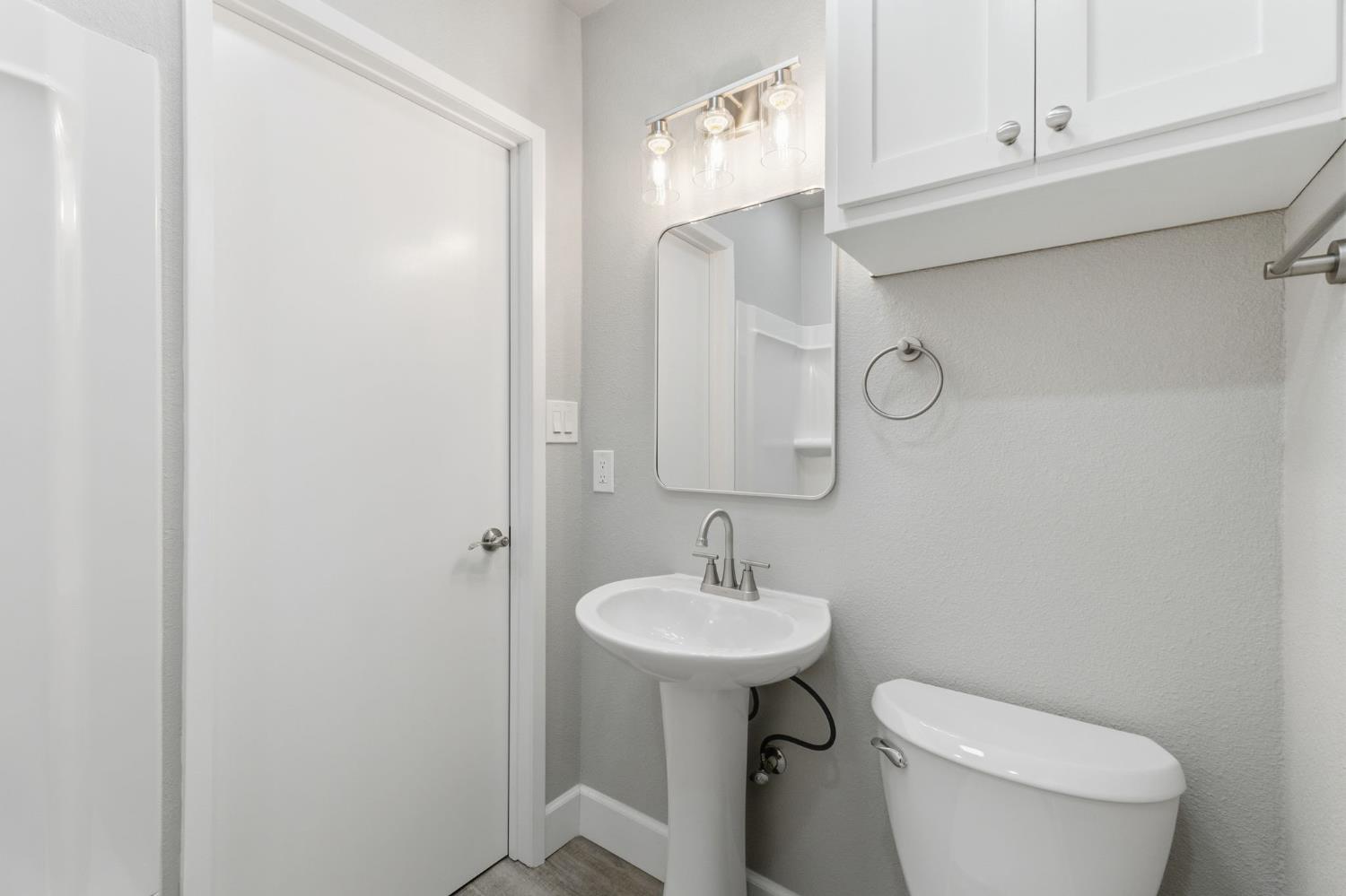 537 E Michigan Ave, Fresno, CA 93704