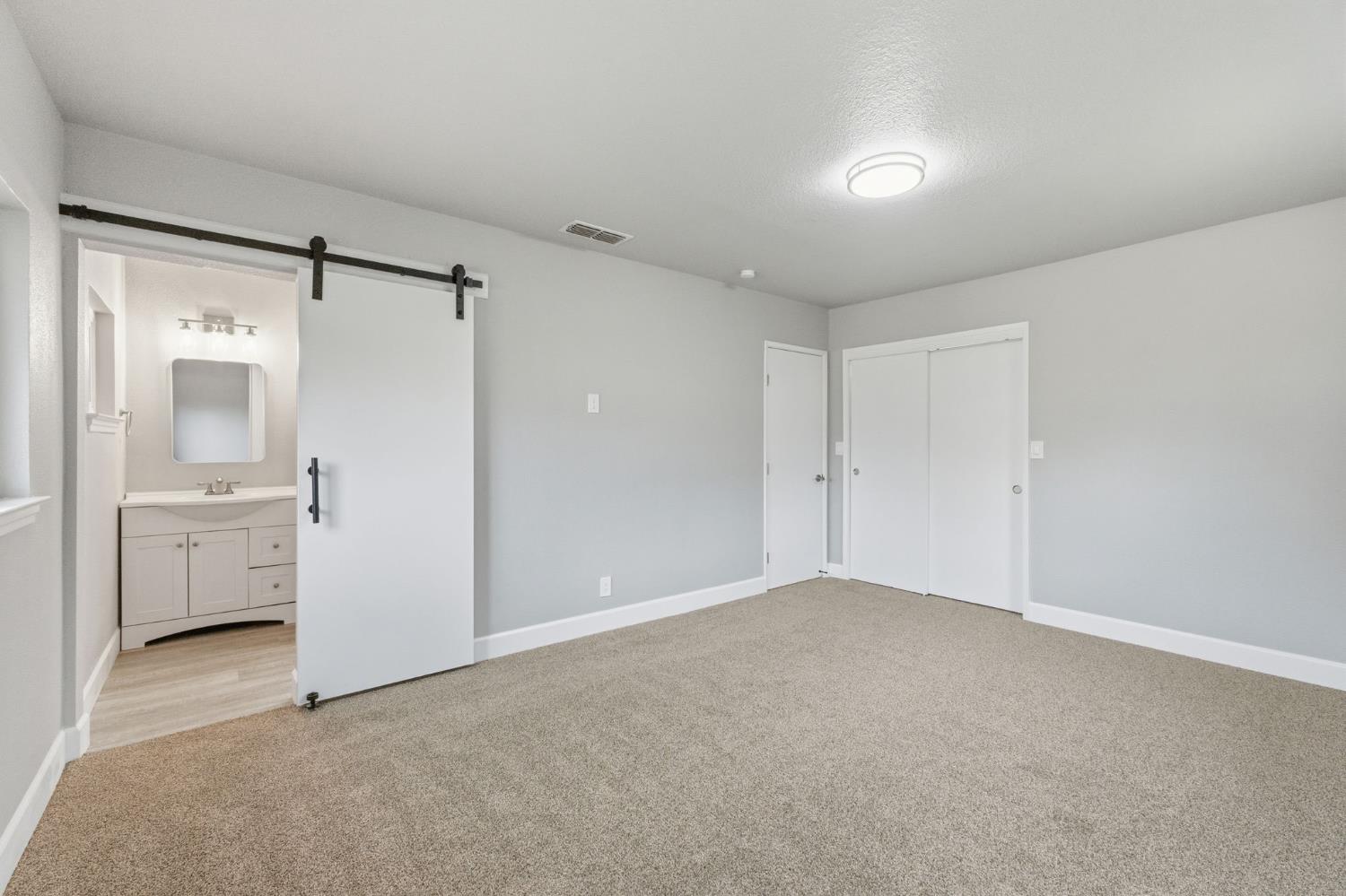 537 E Michigan Ave, Fresno, CA 93704