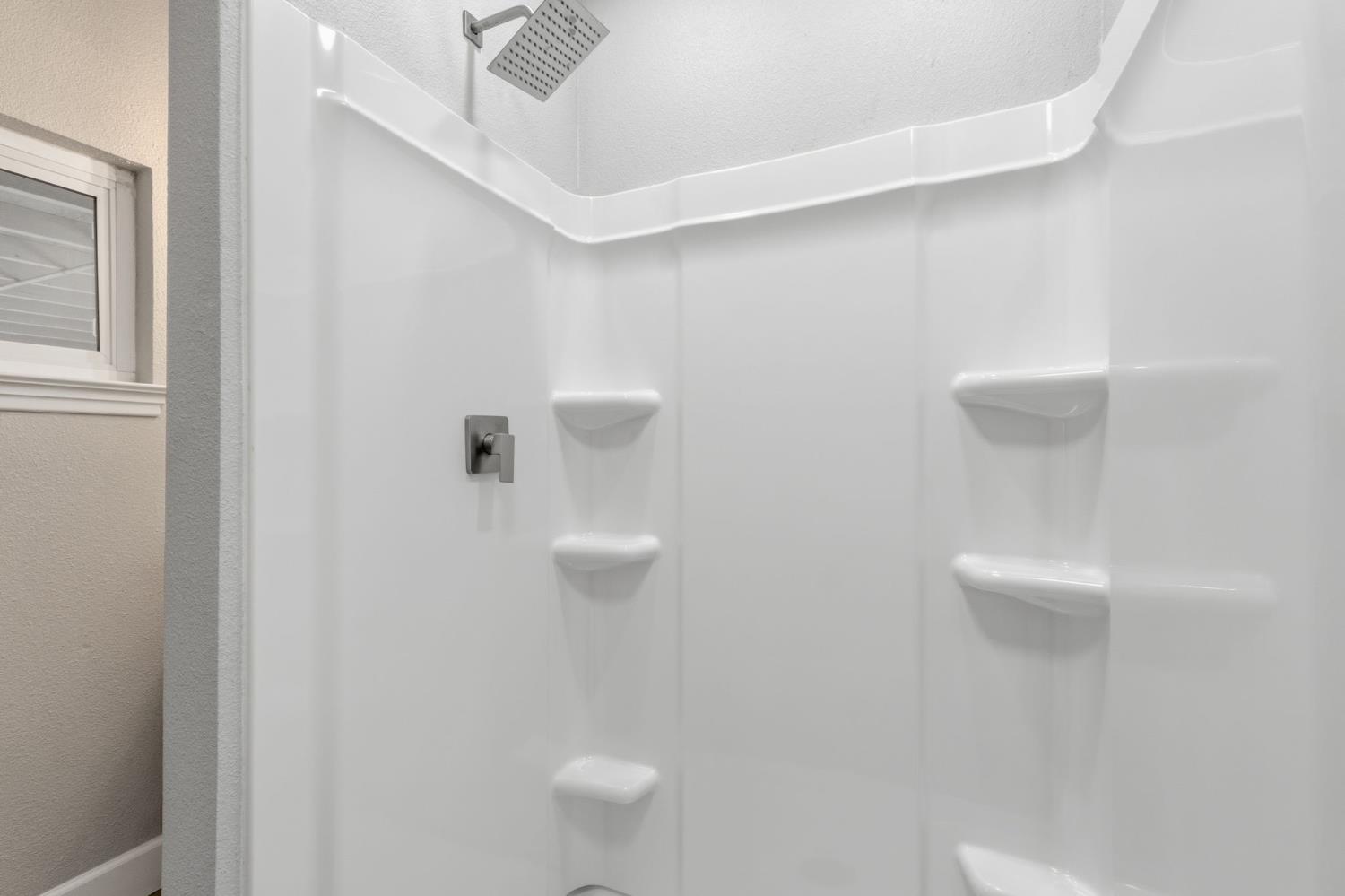 537 E Michigan Ave, Fresno, CA 93704