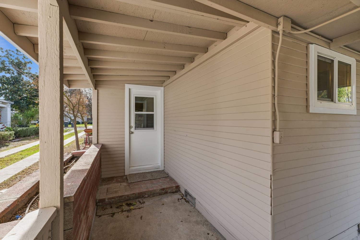 537 E Michigan Ave, Fresno, CA 93704