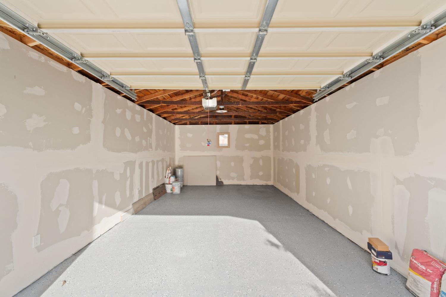 537 E Michigan Ave, Fresno, CA 93704