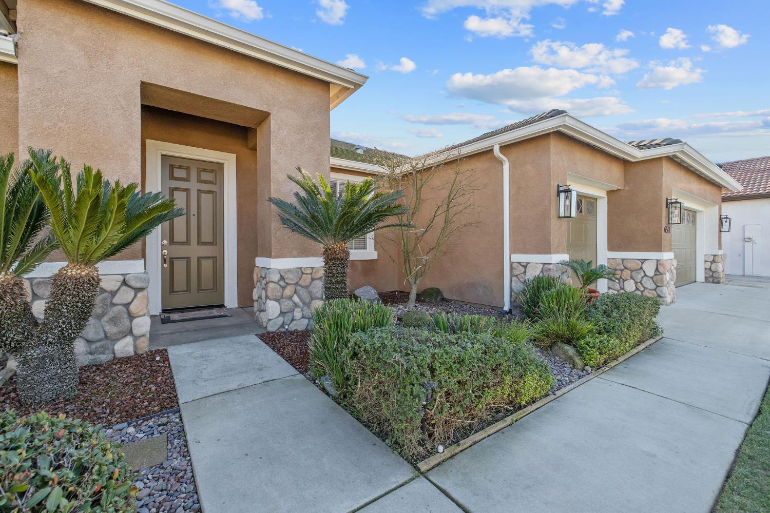 6317 Delaware, Visalia, CA 93291