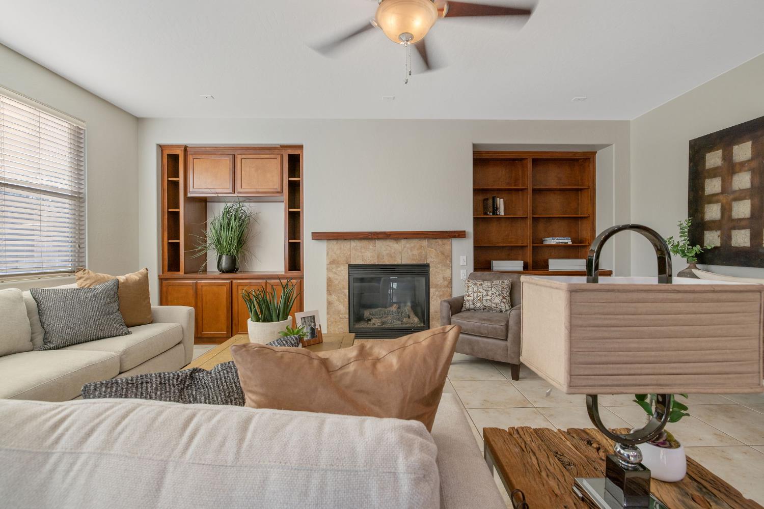 6317 Delaware, Visalia, CA 93291