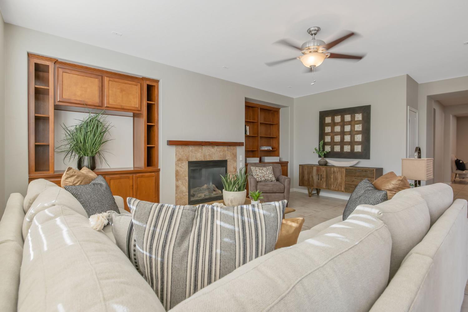 6317 Delaware, Visalia, CA 93291