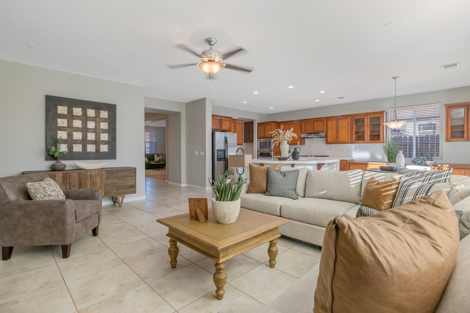 6317 Delaware, Visalia, CA 93291