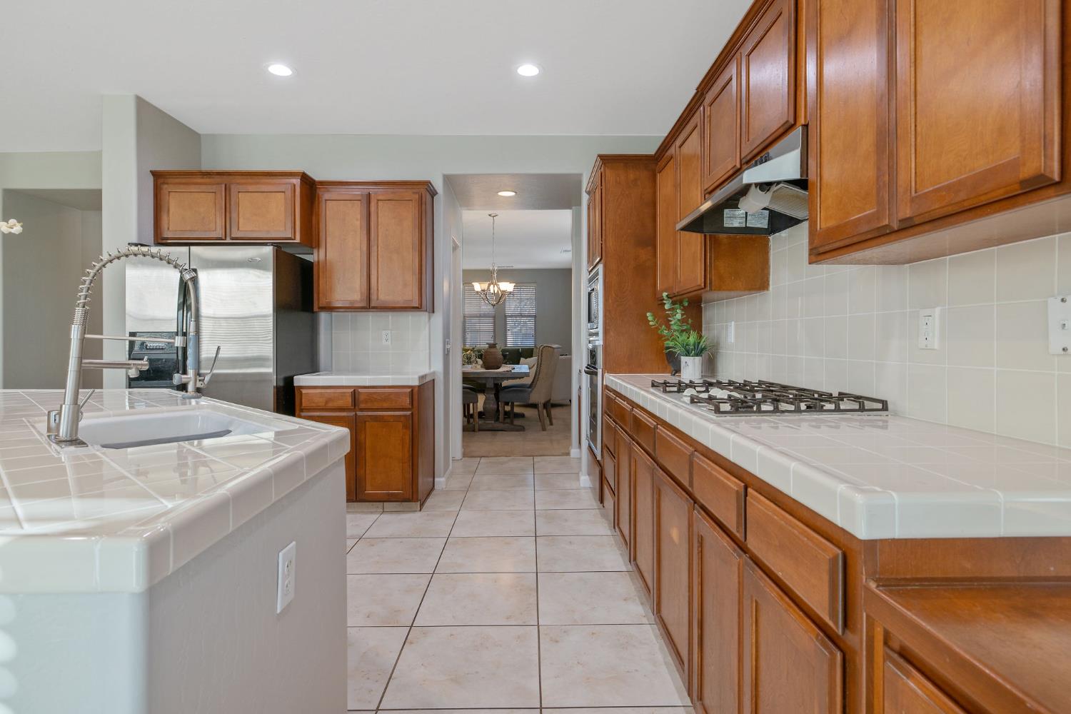 6317 Delaware, Visalia, CA 93291