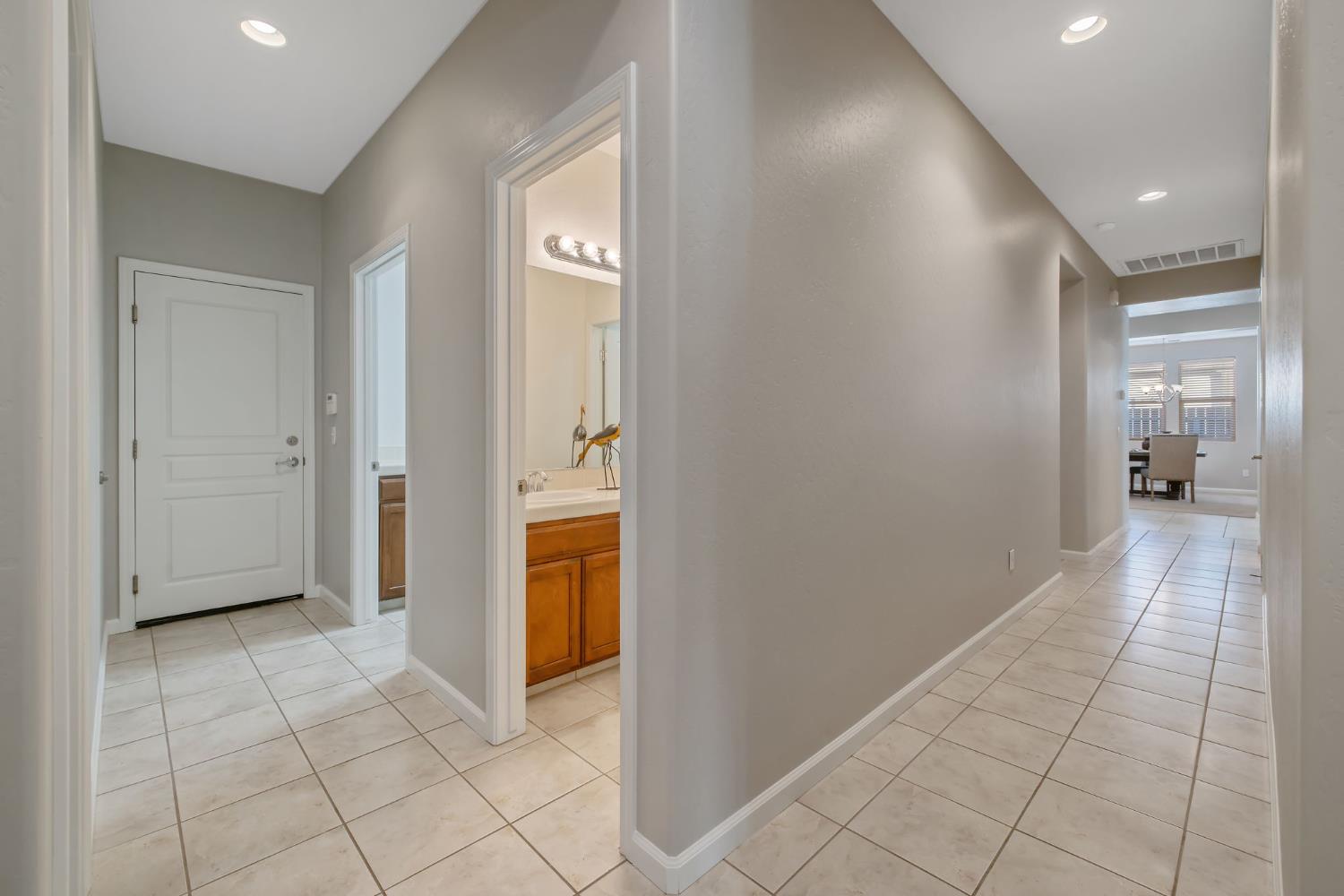 6317 Delaware, Visalia, CA 93291