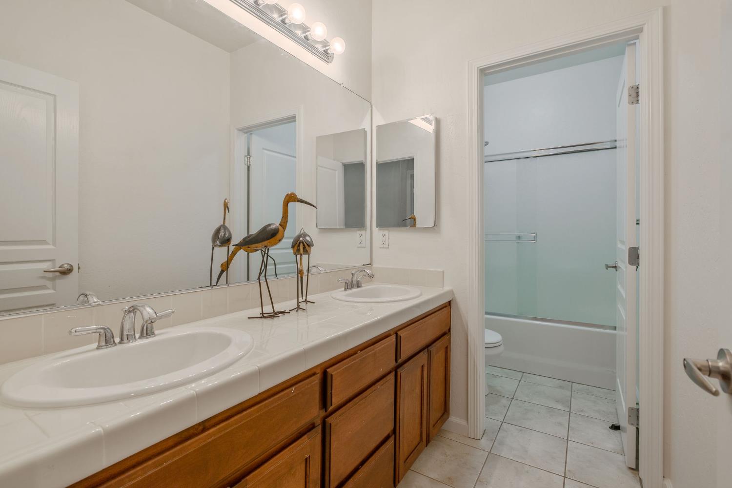 6317 Delaware, Visalia, CA 93291