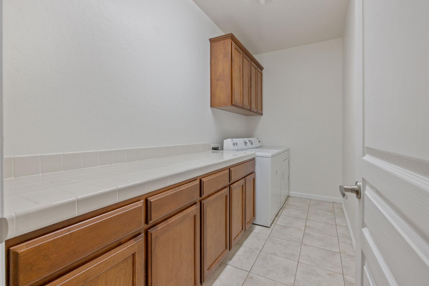 6317 Delaware, Visalia, CA 93291