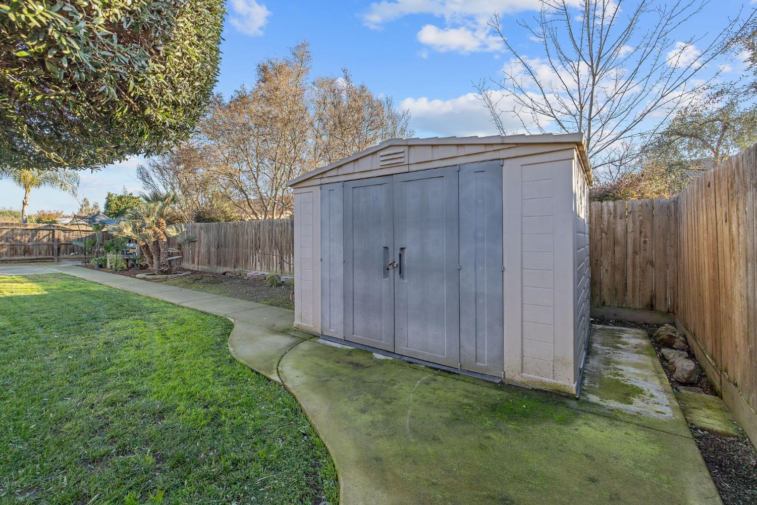 6317 Delaware, Visalia, CA 93291