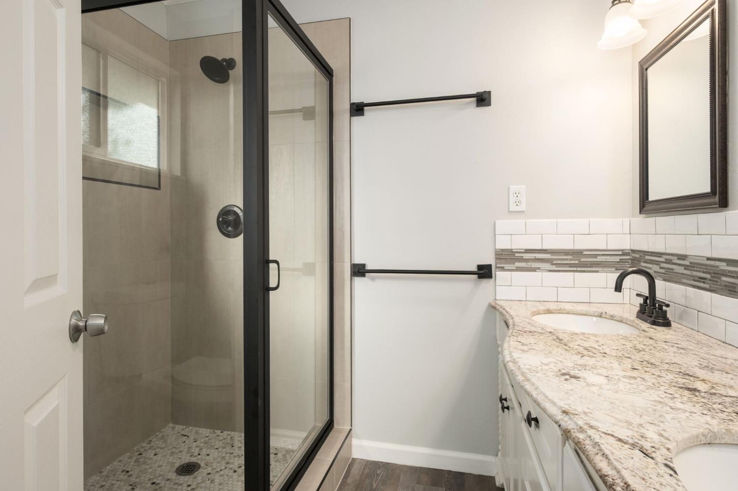 638 E Browning Ave, Fresno, CA 93710