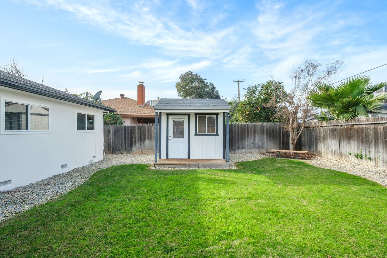 638 E Browning Ave, Fresno, CA 93710