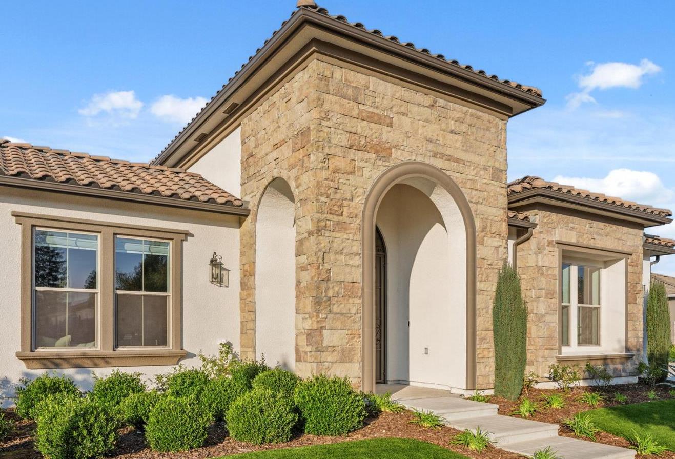 2687 Trenton Ave, Clovis, CA 93619