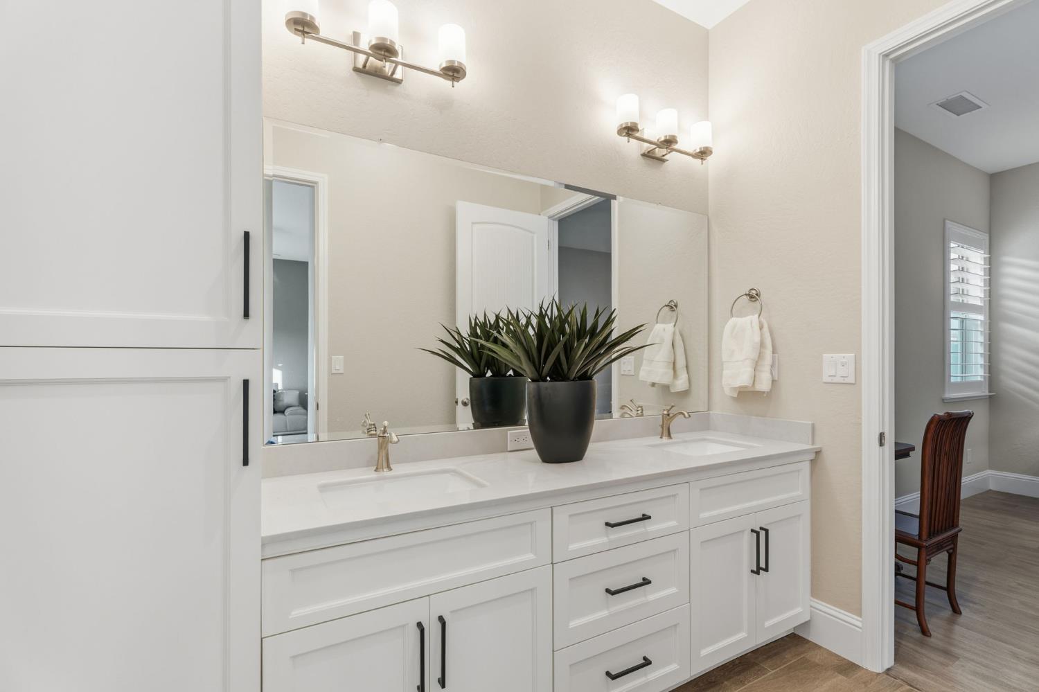 2687 Trenton Ave, Clovis, CA 93619