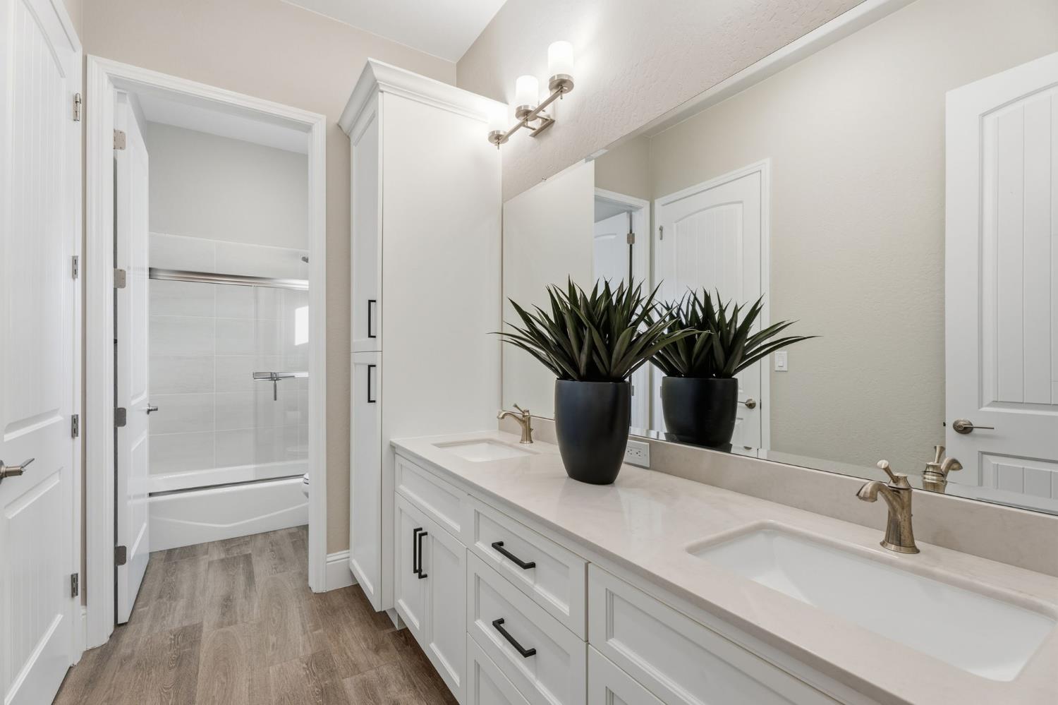 2687 Trenton Ave, Clovis, CA 93619