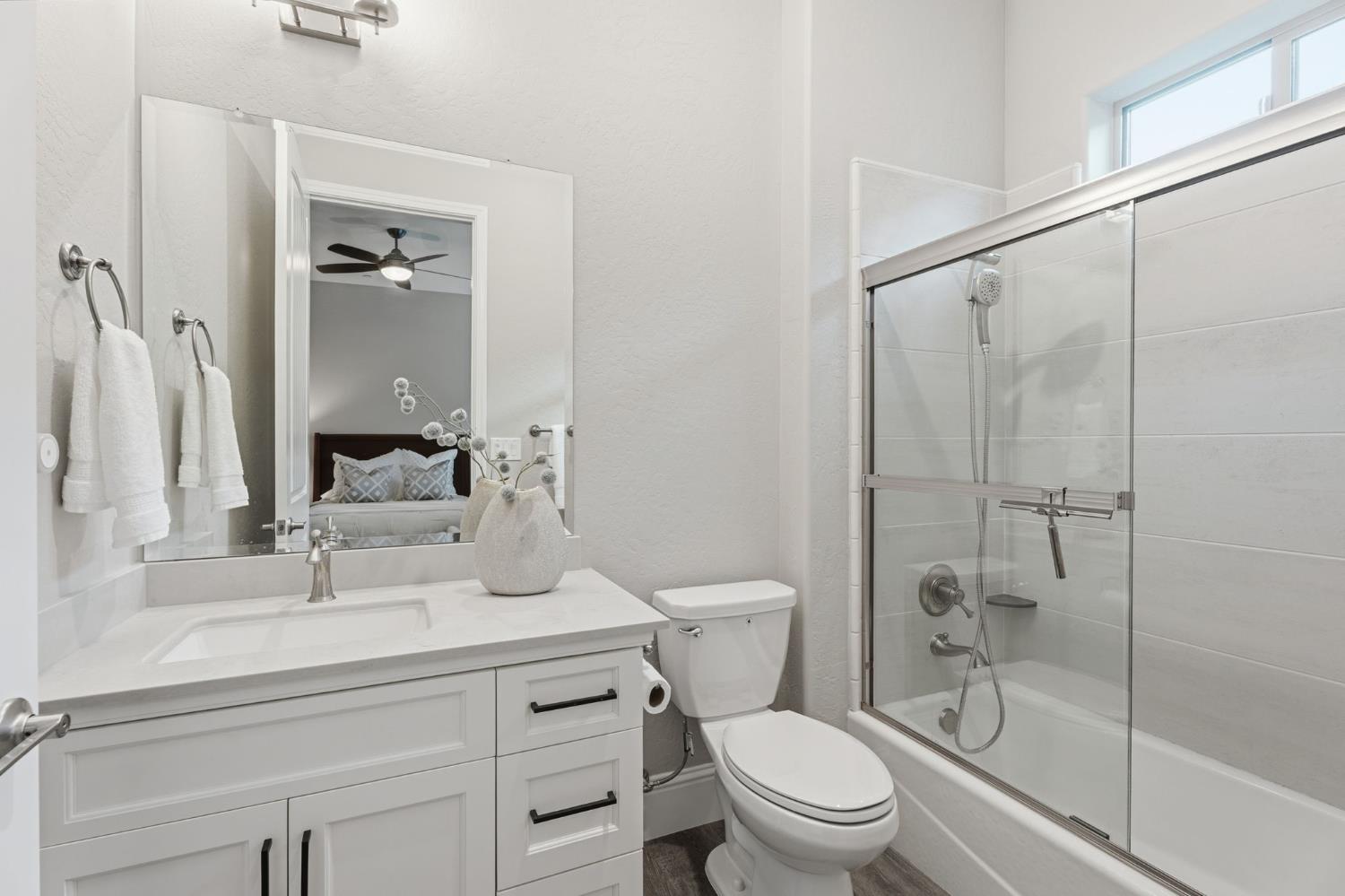 2687 Trenton Ave, Clovis, CA 93619