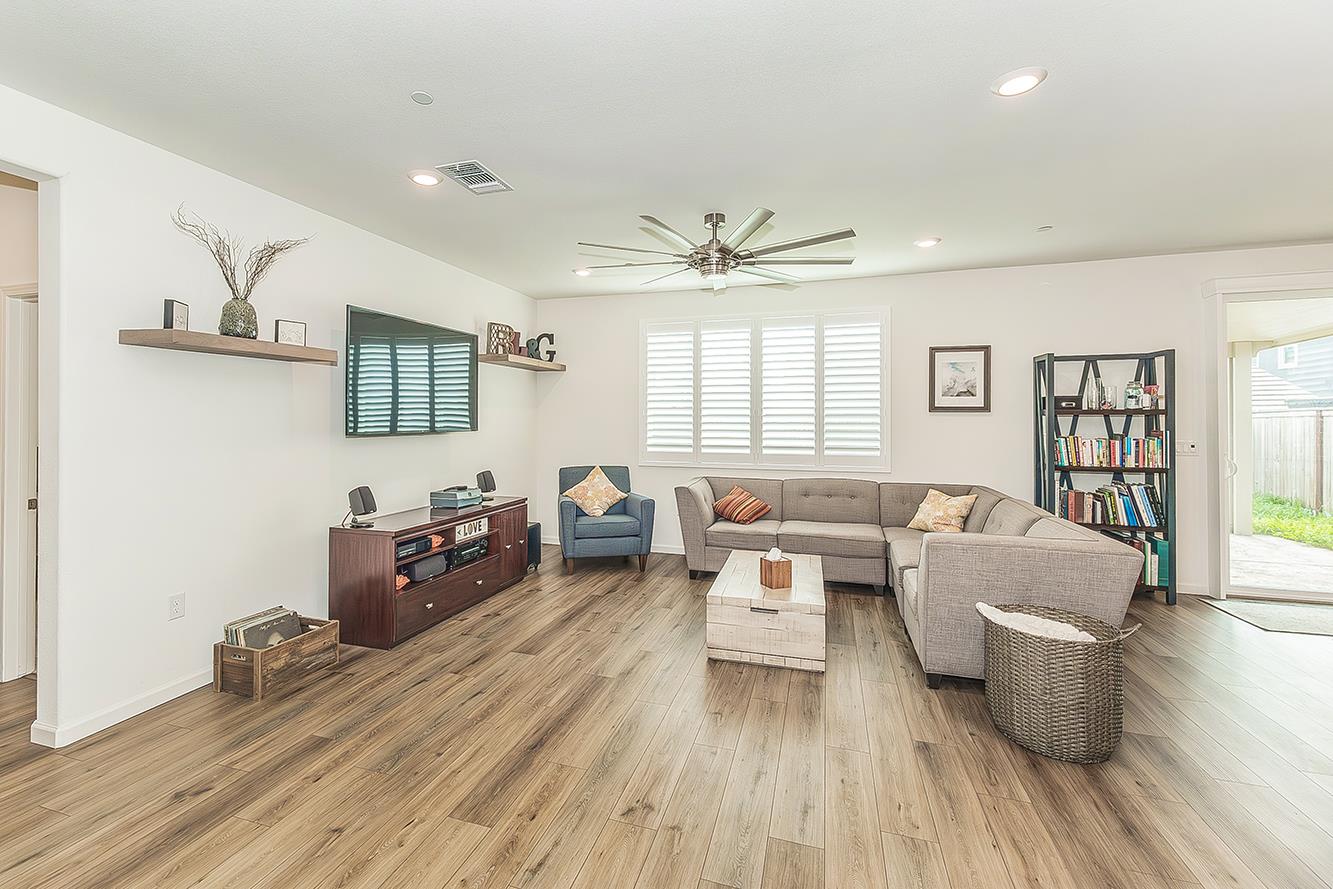 644 Rock Crest Ave, Madera, CA 93636