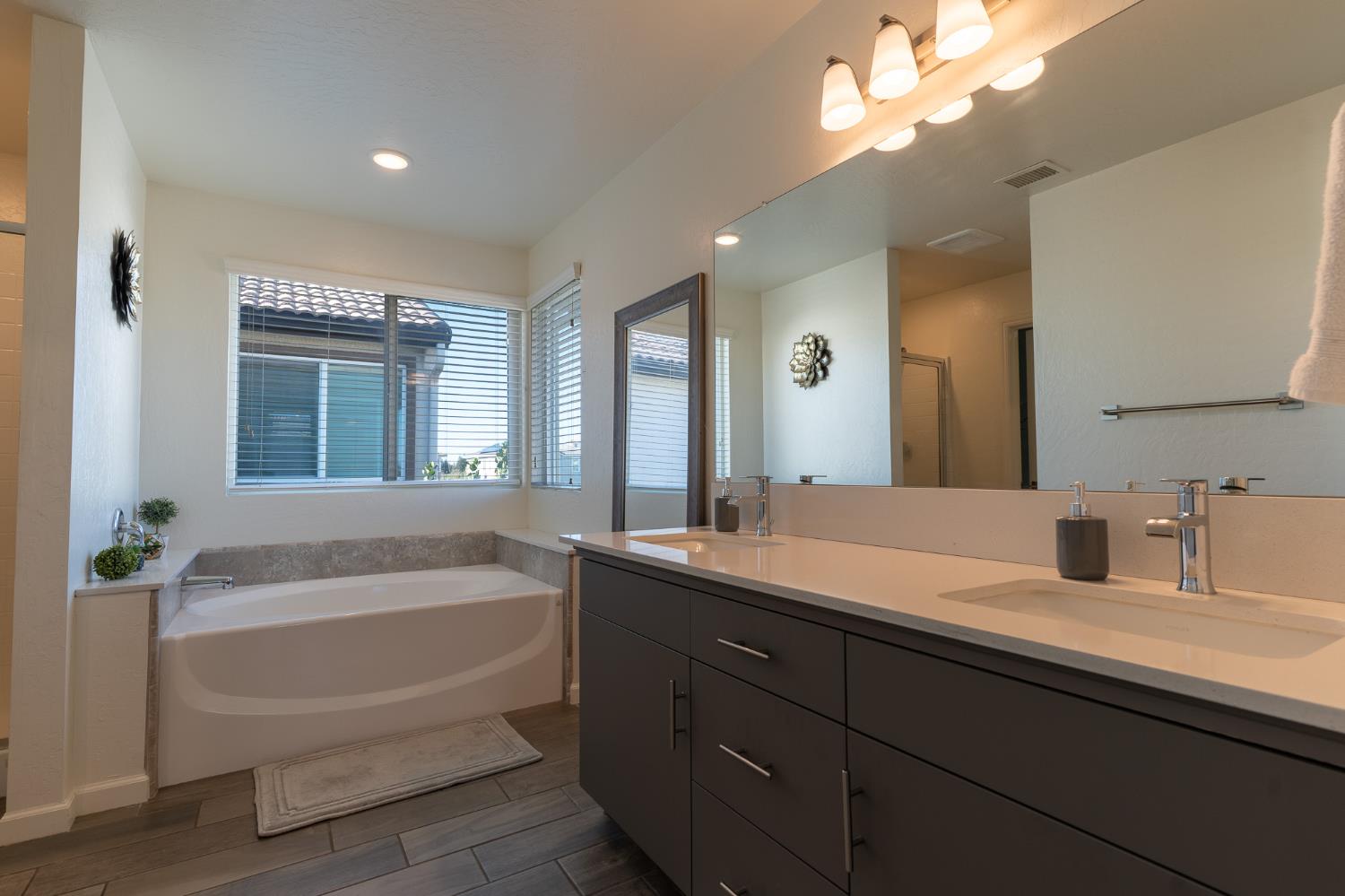 3742 Longford Way, Clovis, CA 93619