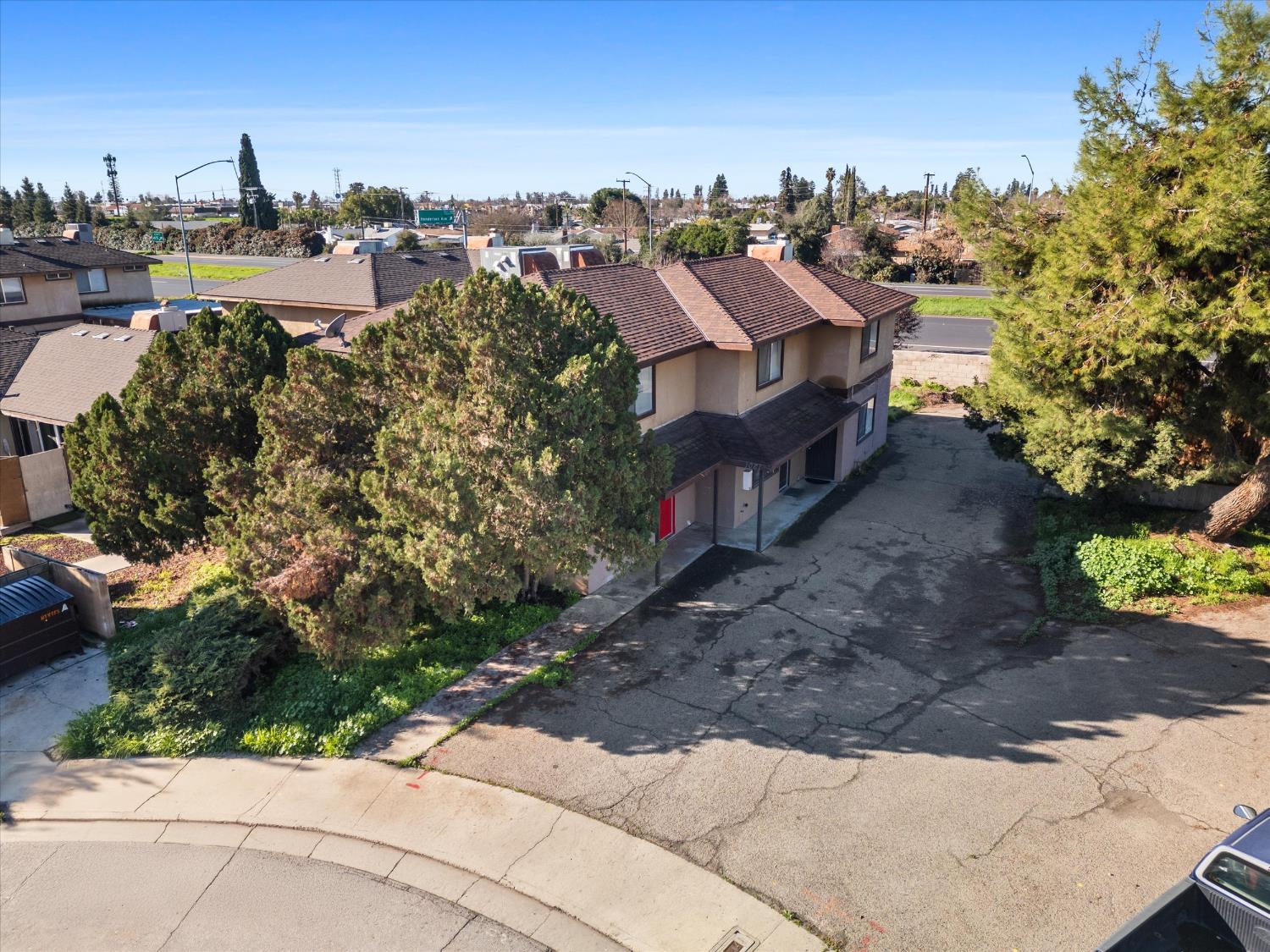 1081 Stonegate Cove Dr, Porterville, CA 93257