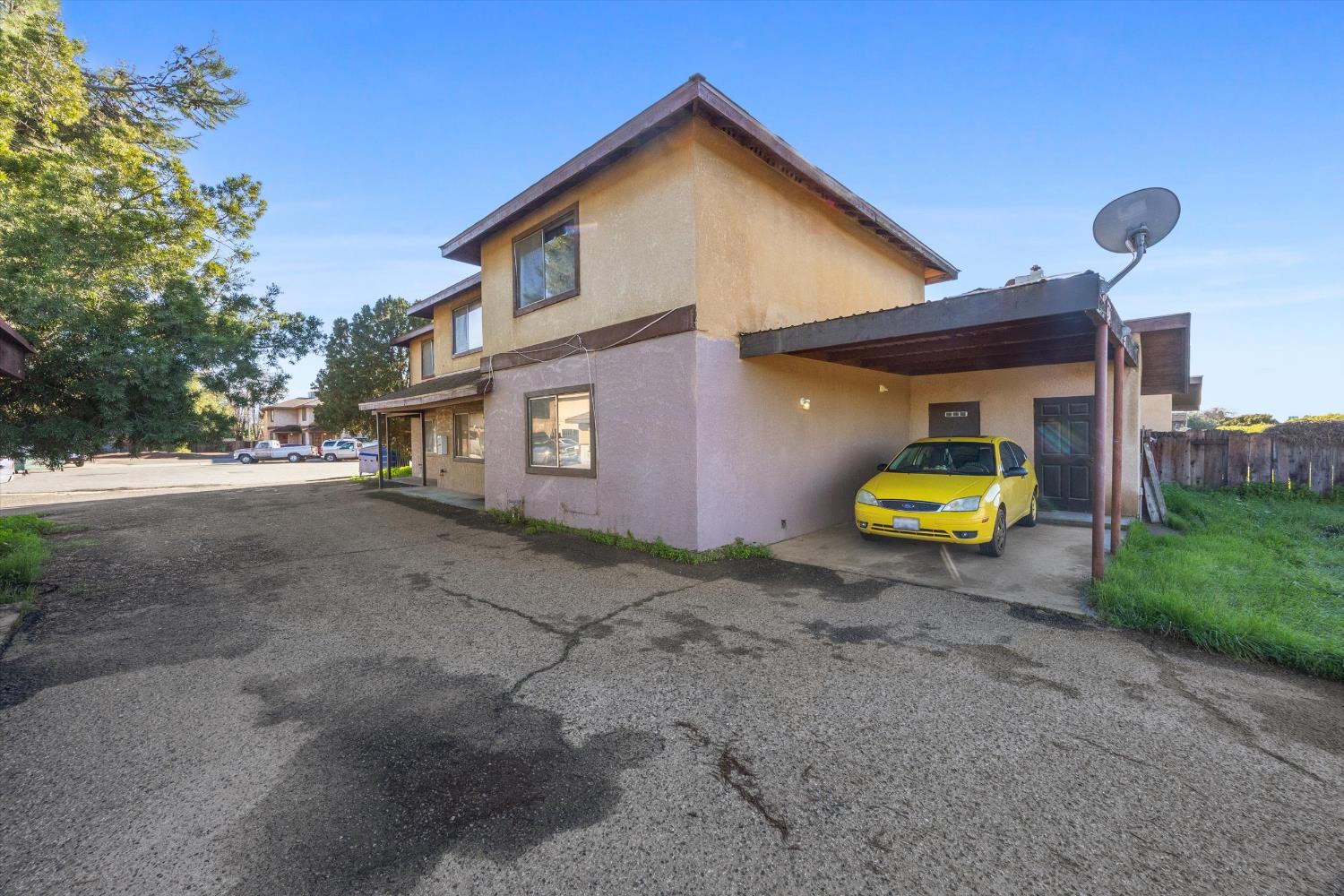 1081 Stonegate Cove Dr, Porterville, CA 93257