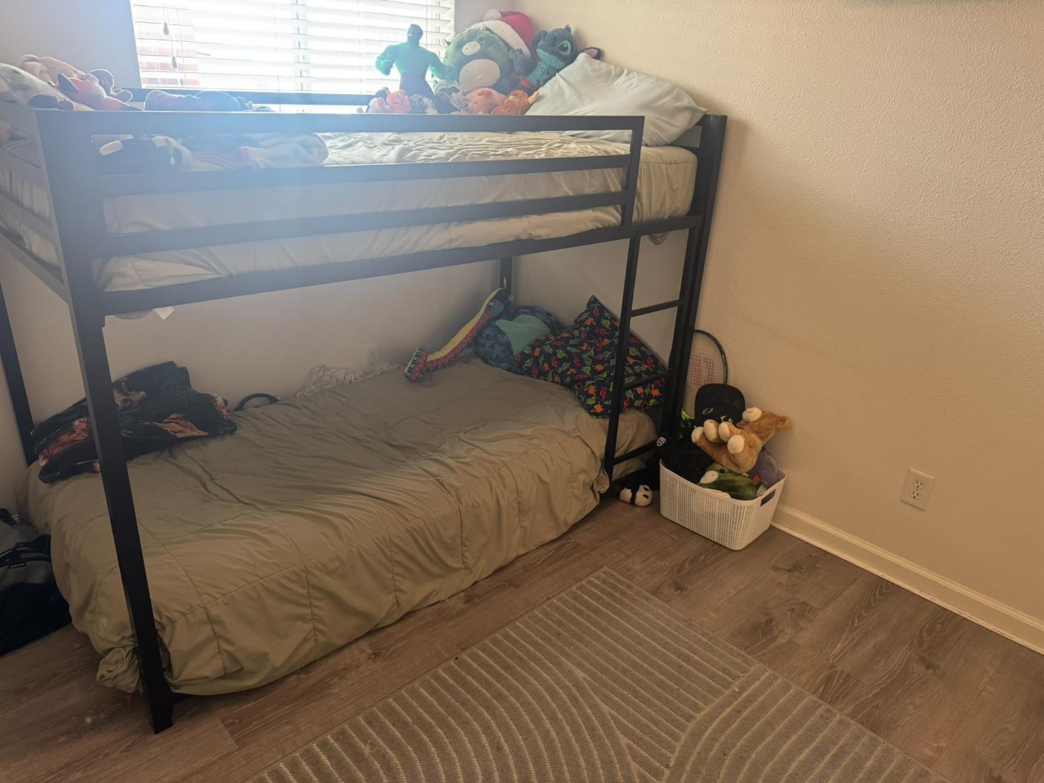 62 N Helm Ave, Clovis, CA 93612