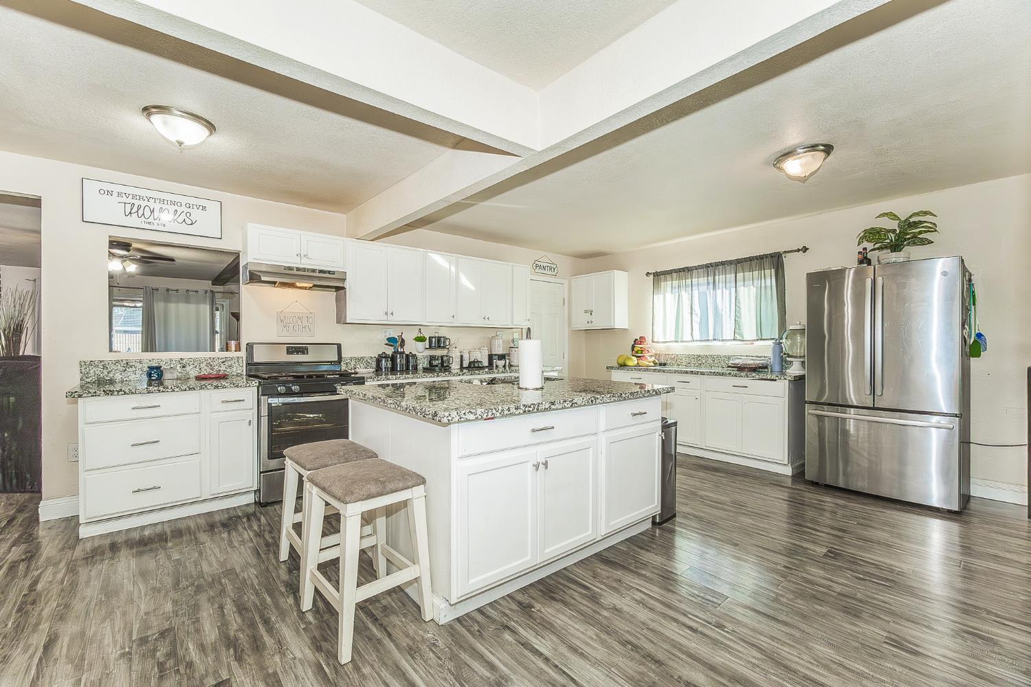 2467 S Holloway Ave, Fresno, CA 93725