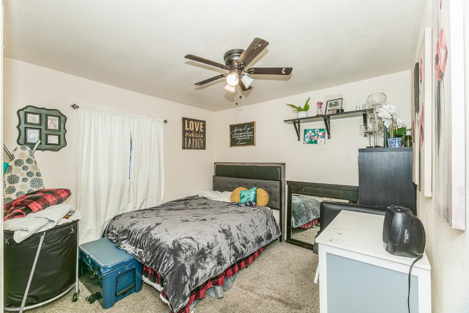 2467 S Holloway Ave, Fresno, CA 93725