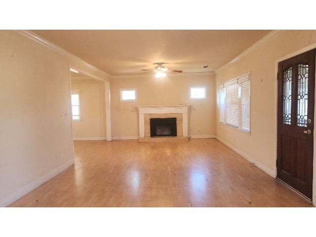 718 E Clinton Ave, Fresno, CA 93704