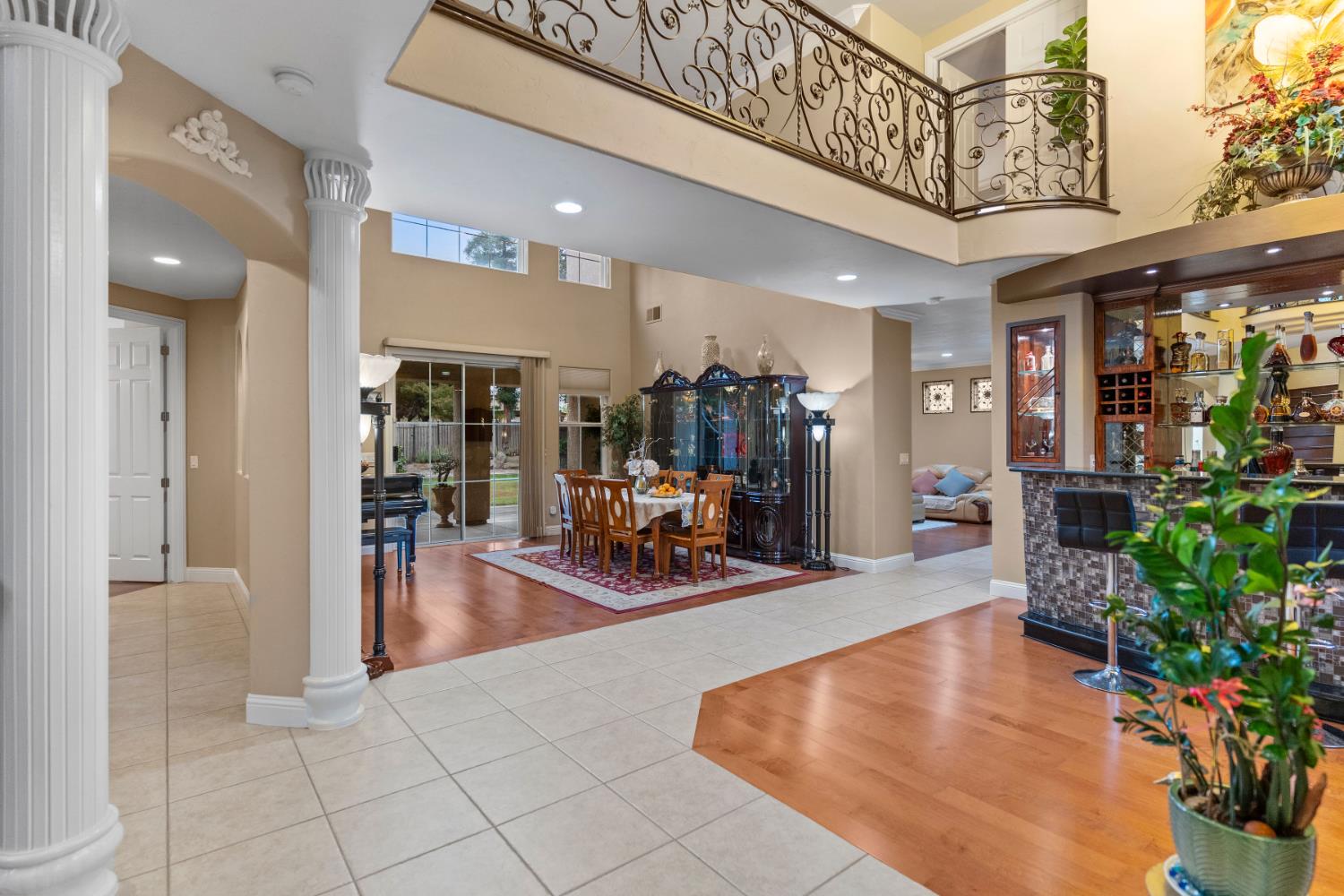 2878 E Omaha Ave, Fresno, CA 93720