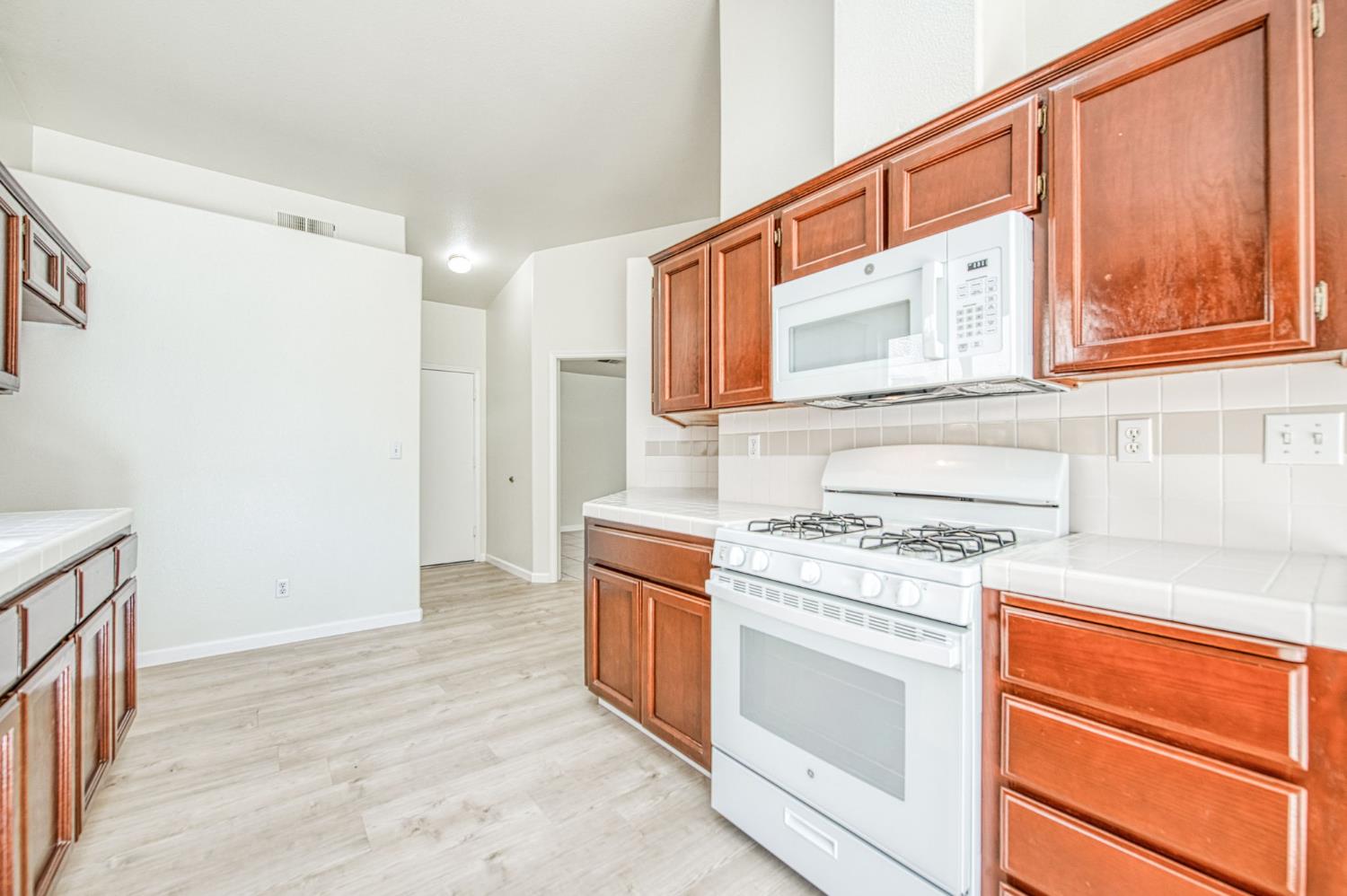 5397 W Robinson Ave, Fresno, CA 93722