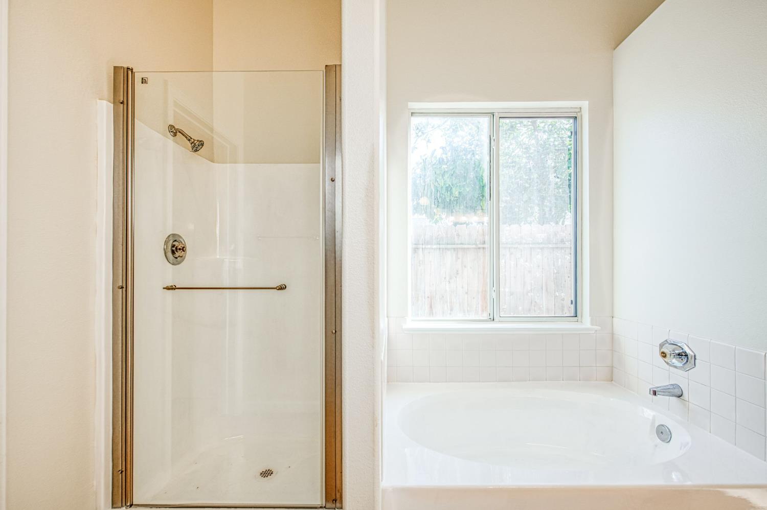 5397 W Robinson Ave, Fresno, CA 93722