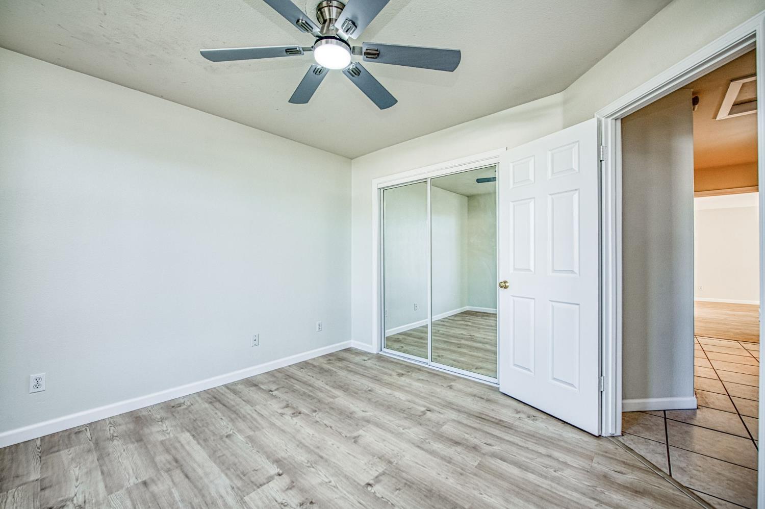 5397 W Robinson Ave, Fresno, CA 93722