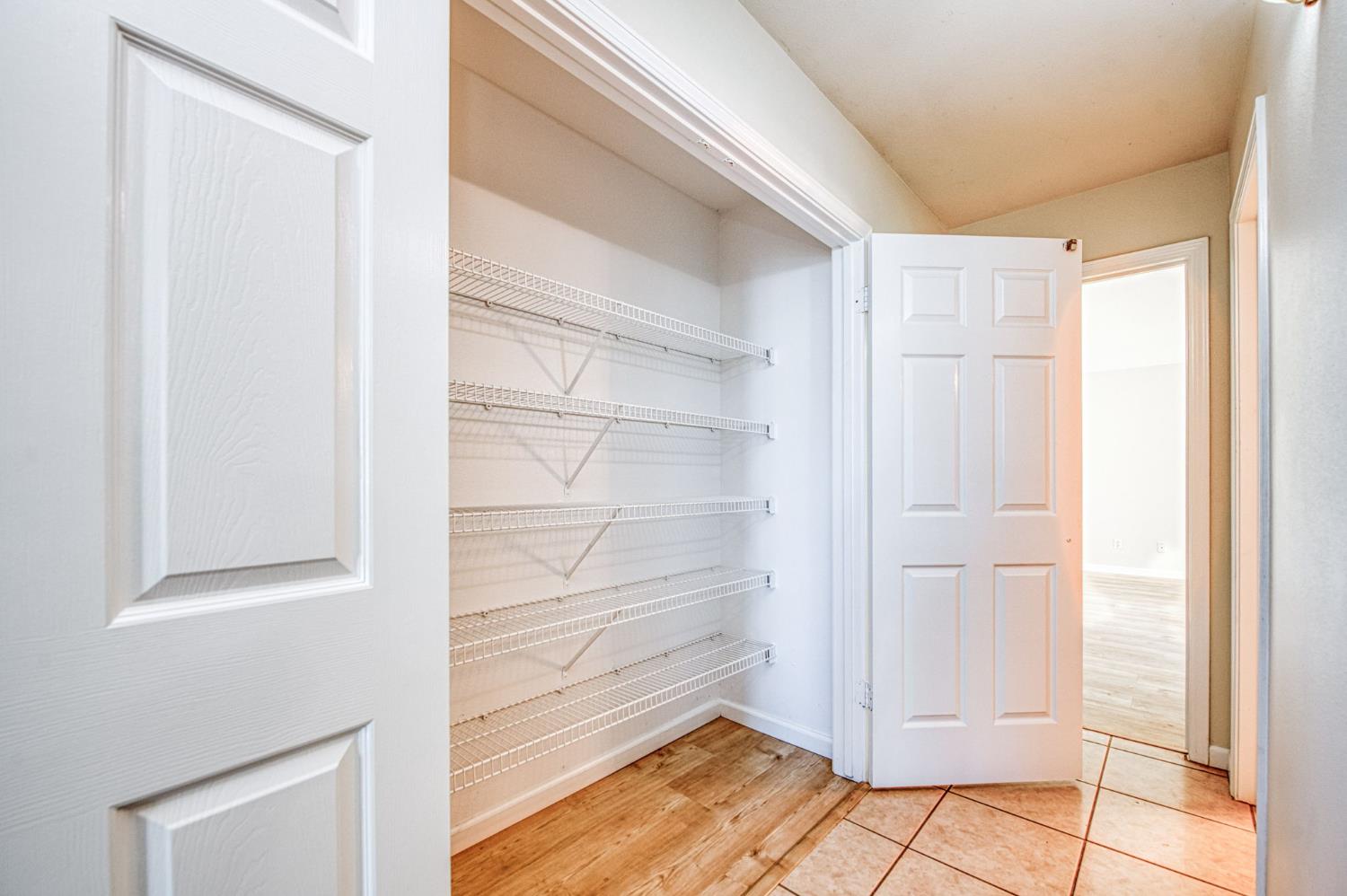 5397 W Robinson Ave, Fresno, CA 93722