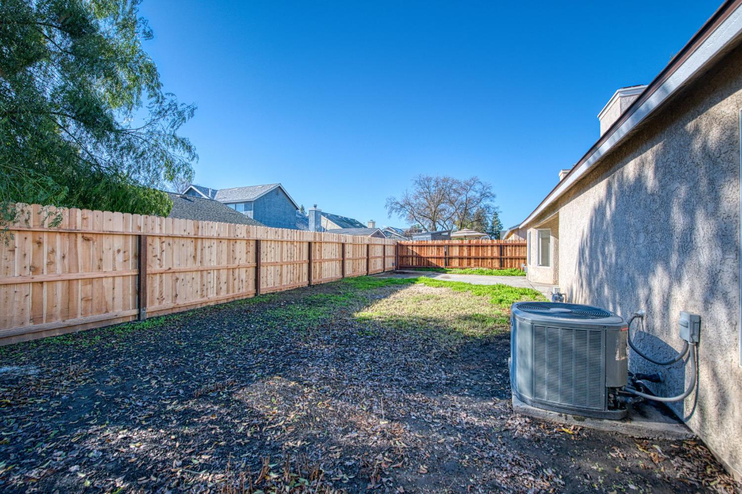 5397 W Robinson Ave, Fresno, CA 93722