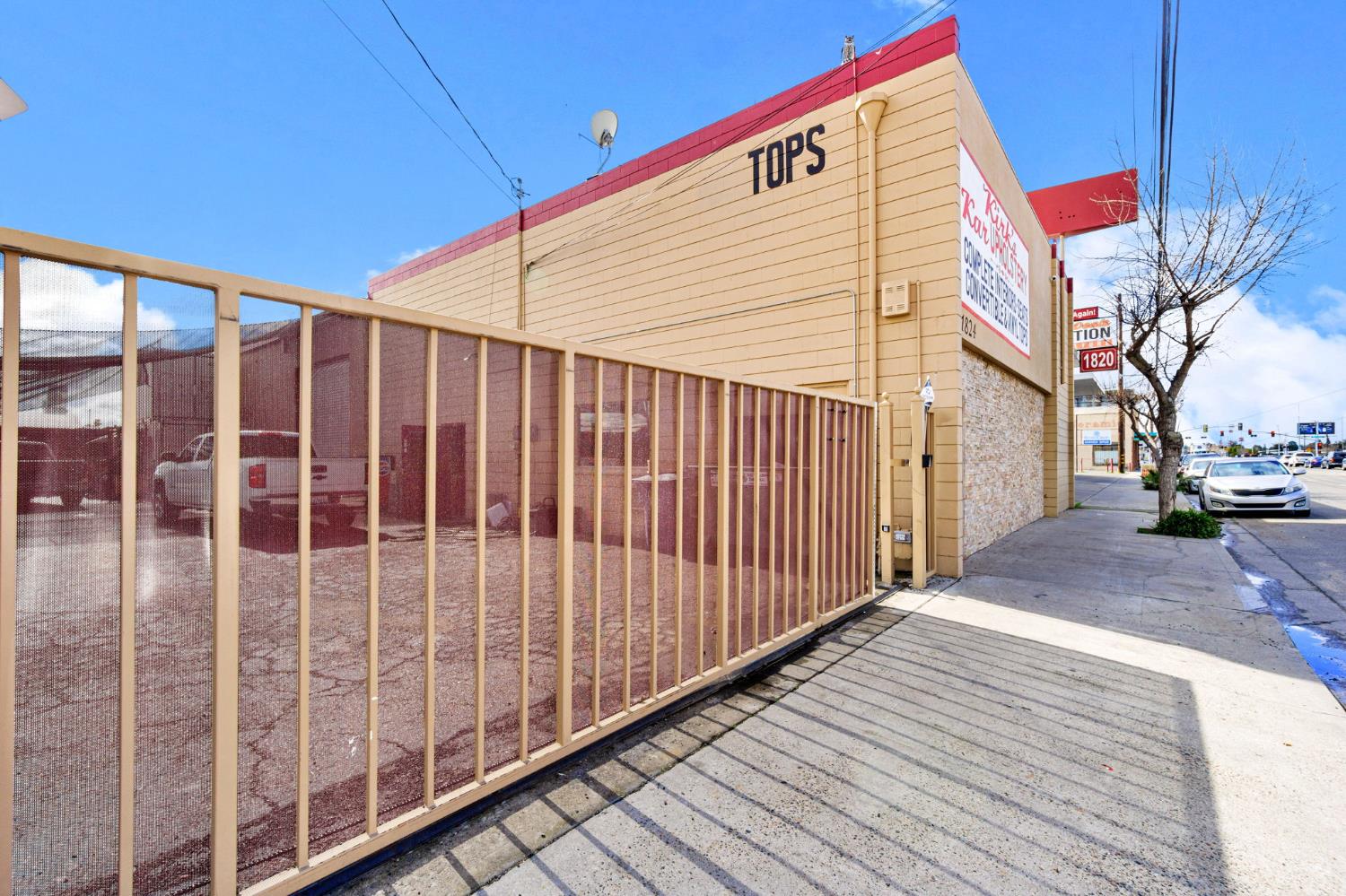 1824 E Mckinley Ave, Fresno, CA 93703