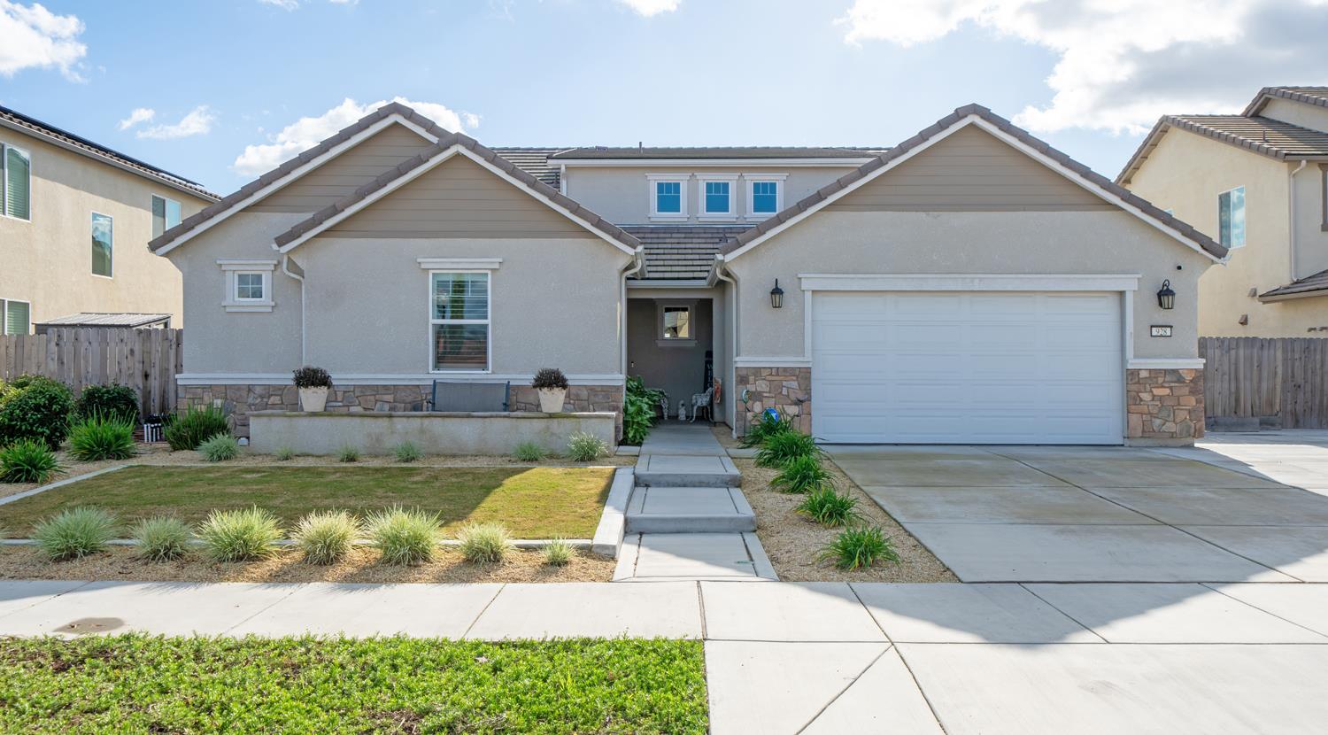 928 Skansen St, Kingsburg, CA 93631