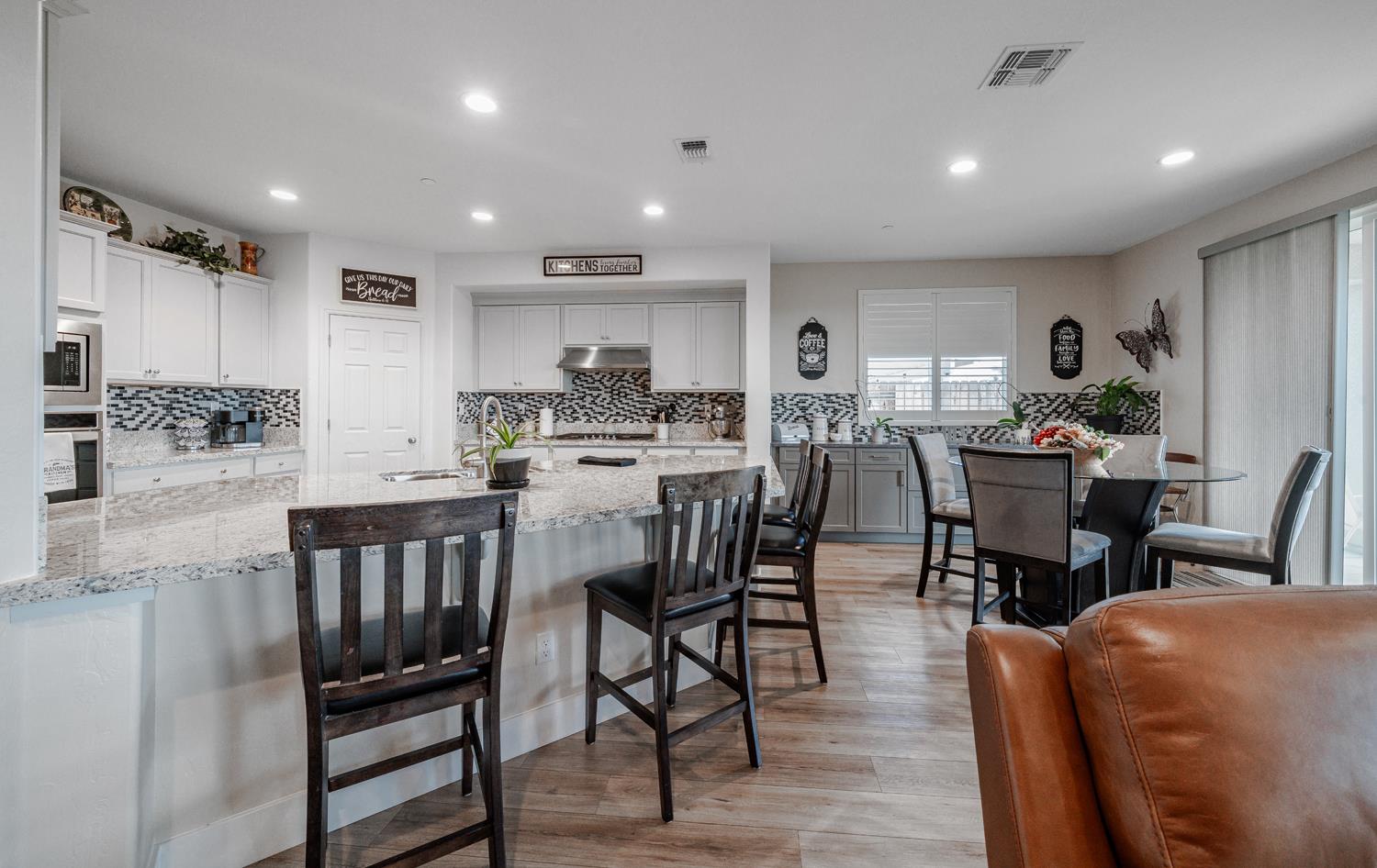 928 Skansen St, Kingsburg, CA 93631