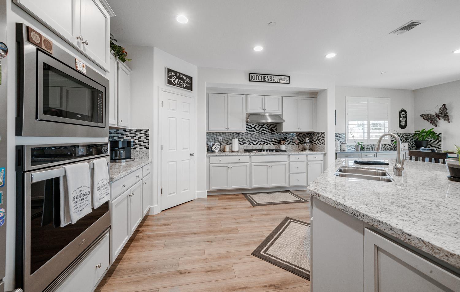 928 Skansen St, Kingsburg, CA 93631