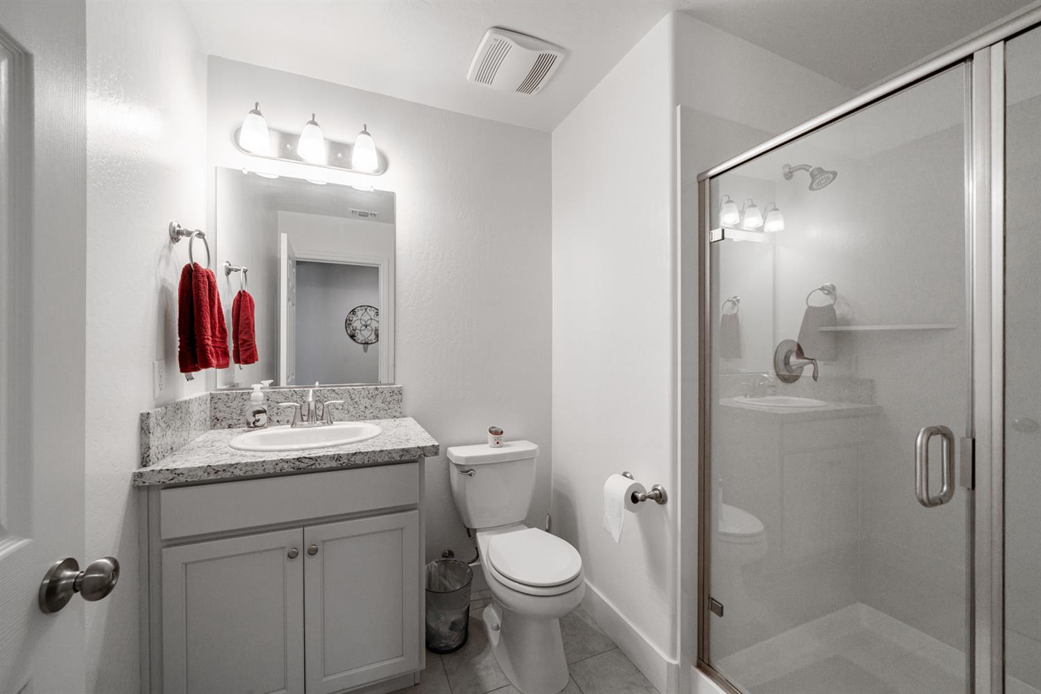 928 Skansen St, Kingsburg, CA 93631