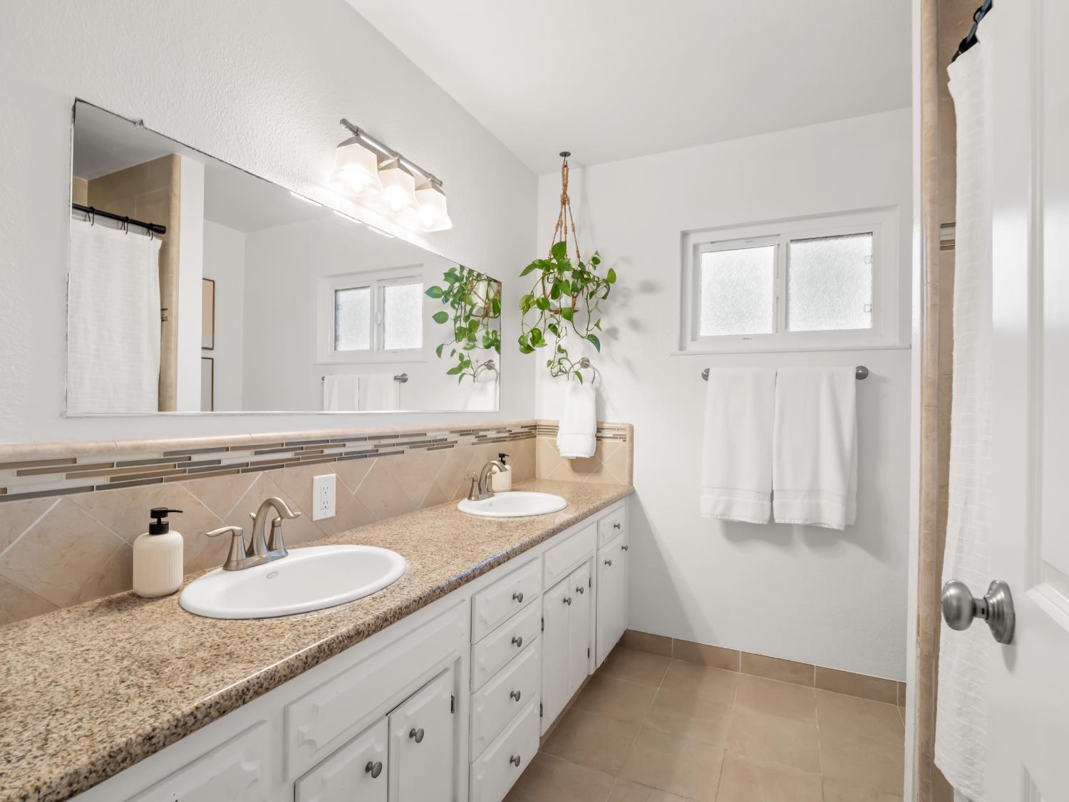 646 E Birch Ave, Fresno, CA 93720