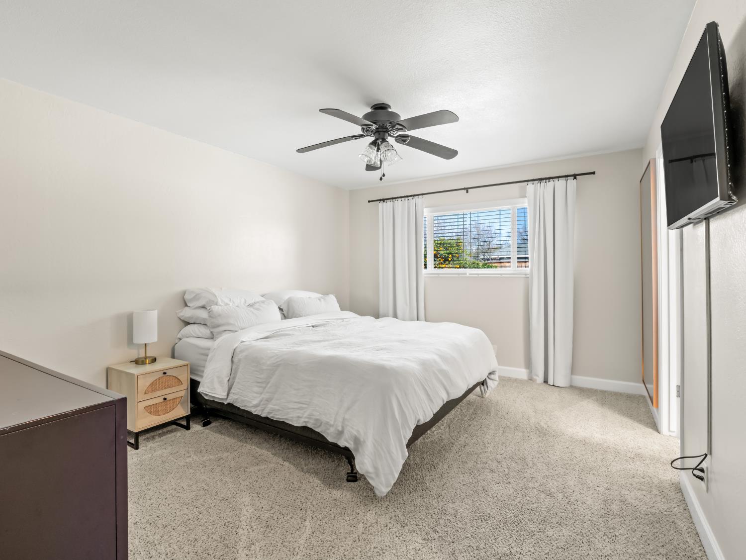 646 E Birch Ave, Fresno, CA 93720