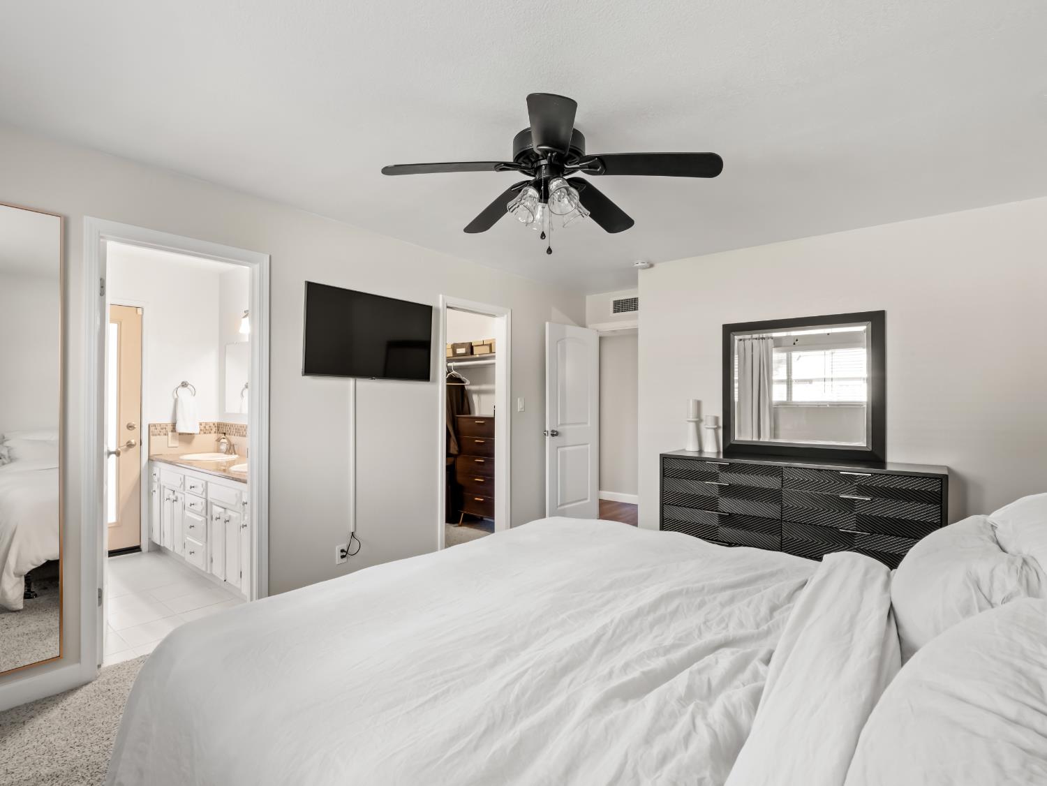 646 E Birch Ave, Fresno, CA 93720