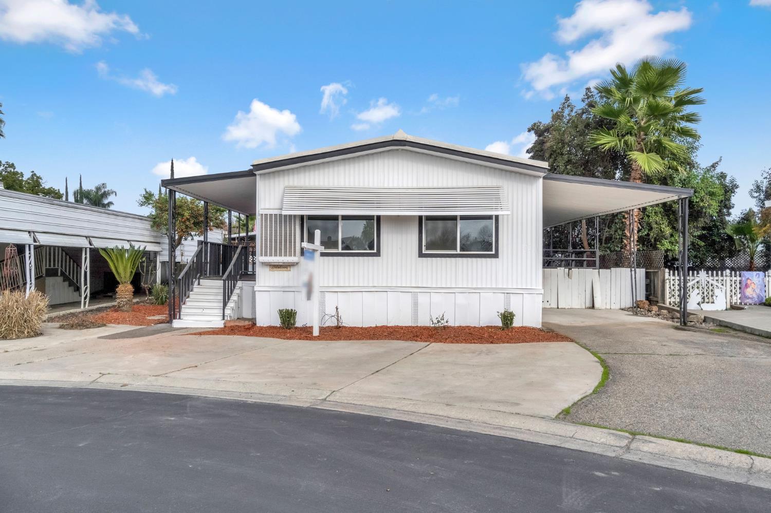 1218 E Cleveland Ave #153, Madera, CA 93638