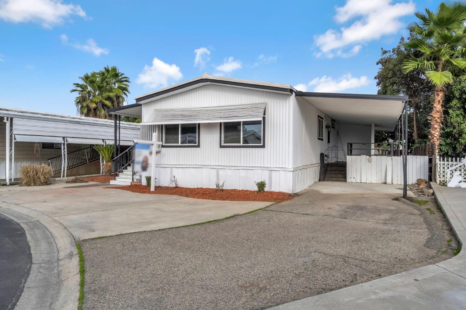 1218 E Cleveland Ave #153, Madera, CA 93638