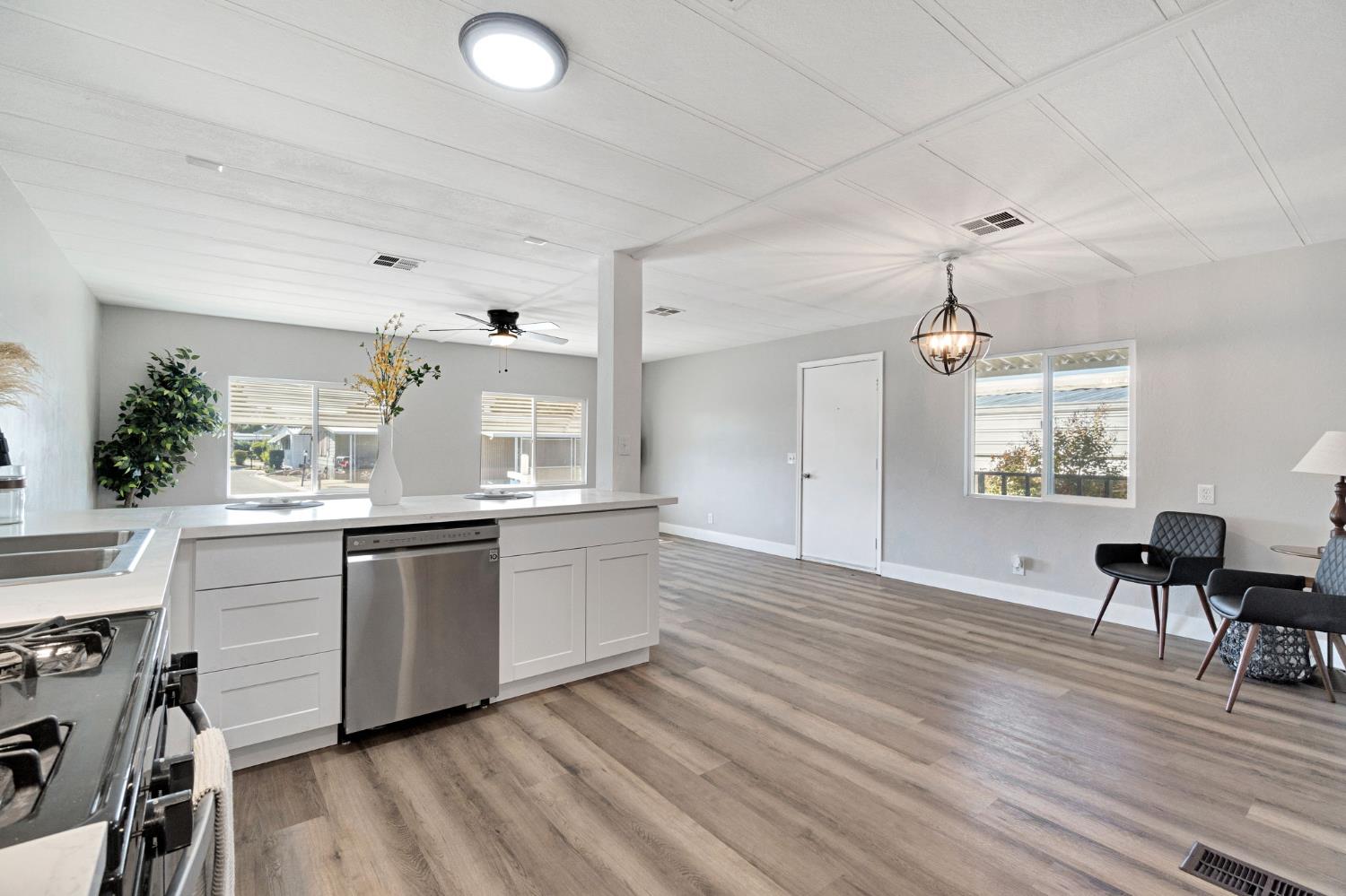 1218 E Cleveland Ave #153, Madera, CA 93638