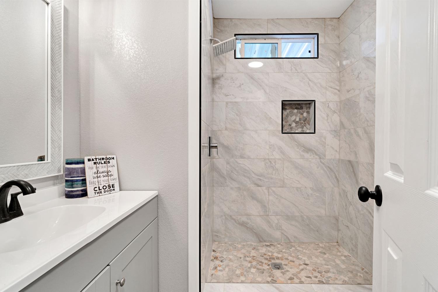 1218 E Cleveland Ave #153, Madera, CA 93638