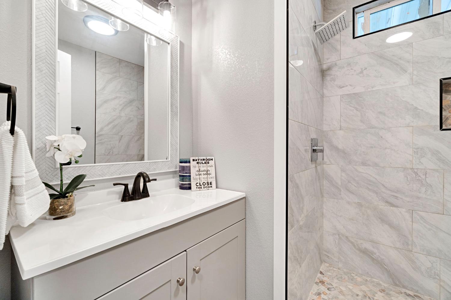 1218 E Cleveland Ave #153, Madera, CA 93638