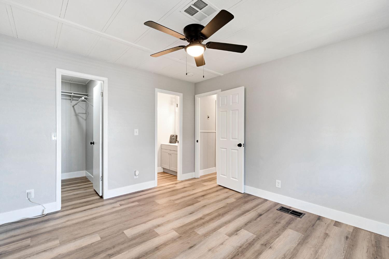 1218 E Cleveland Ave #153, Madera, CA 93638