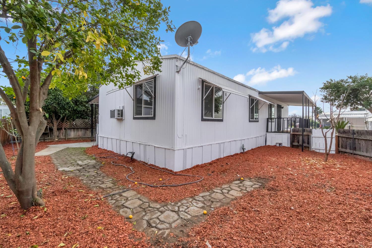 1218 E Cleveland Ave #153, Madera, CA 93638